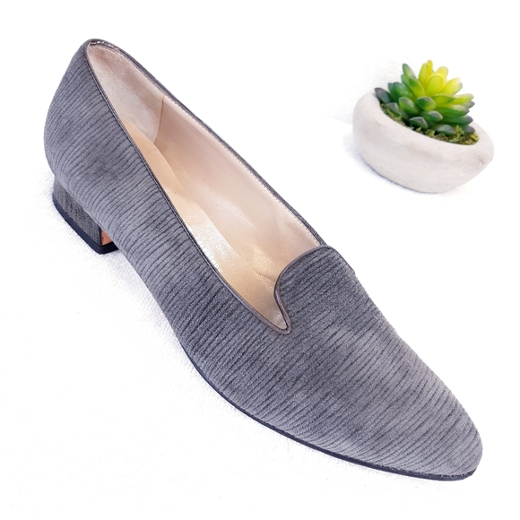 SALVATORE FERRAGAMO SUEDE SHOES - Picture 2 of 16